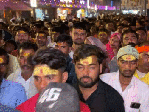 દેશભરમાં દિવાળીની ઉજવણી:અયોધ્યાના રામ મંદિરમાં ભક્તોની ભીડ, બજારોમાં રોનક; PM મોદીએ દેશવાસીઓને શુભેચ્છા પાઠવી