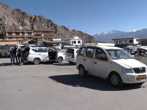 લદ્દાખના પ્રતિનિધિઓ આજે કેન્દ્ર સરકાર સાથે વાતચીત કરશે:લેહ એપેક્સ બોડી અને કારગિલ ડેમોક્રેટિક એલાયન્સ બંને હાજરી આપશે, હિંસા બાદ પહેલી બેઠક