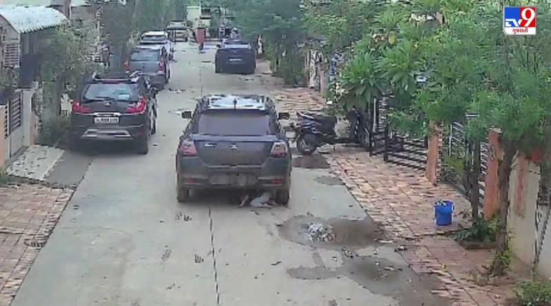 Ahmedabad : રામ રાખે તેને કોણ ચાખે ? અમદાવાદમાં 3 વર્ષની બાળકી પર ચઢી ગઇ કાર, બાળકીનો ચમત્કારિક બચાવ, જુઓ Video