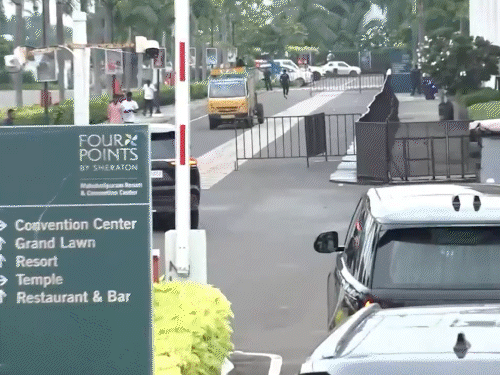 મહિલાએ ₹20 લાખ વળતર પરત કર્યું:કહ્યું- કરુર ભાગદોડમાં પતિનું મોત થયું, જો અભિનેતા વિજય પોતે તેમને મળવા આવ્યો હોત તો સારું થાત