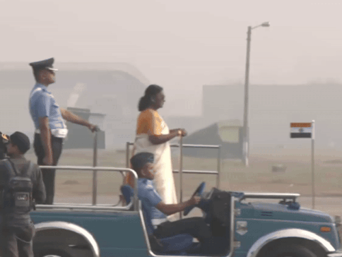 રાષ્ટ્રપતિ દ્રૌપદી મુર્મુ અંબાલા પહોંચ્યા:એરફોર્સ સ્ટેશન પર જવાનોએ ગાર્ડ ઓફ ઓનર આપ્યું; રાફેલમાં ઉડાન ભરશે