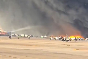 મુંબઈના મલાડમાં અચાનક ગોડાઉનમાં લાગી ભીષણ આગ, 20 દુકાનો બળીને ખાખ મુંબઈના મલાડમાં અચાનક ગોડાઉનમાં લાગી ભીષણ આગ, 20 દુકાનો બળીને ખાખ