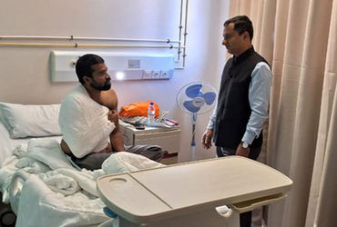 મોટી દુર્ઘટના: મોઝામ્બિકમાં બોટ પલટતા 3 ભારતીયોના મોત, પાંચ હજુ ગુમ, પાંચને બચાવાયા મોટી દુર્ઘટના: મોઝામ્બિકમાં બોટ પલટતા 3 ભારતીયોના મોત, પાંચ હજુ ગુમ, પાંચને બચાવાયા