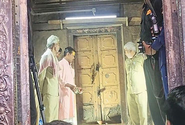 બાંકેબિહારી મંદિરનો 50 વર્ષથી બંધ ખજાના રૂમ અંતે ખોલાયો બાંકેબિહારી મંદિરનો 50 વર્ષથી બંધ ખજાના રૂમ અંતે ખોલાયો