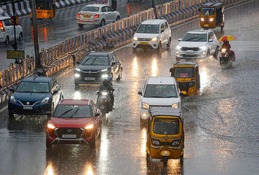 દિવાળીએ જ તમિલનાડુમાં મુશળધાર વરસાદ, ચેન્નઈમાં ઠેર ઠેર પાણી ભરાયા, CMએ બેઠક યોજી