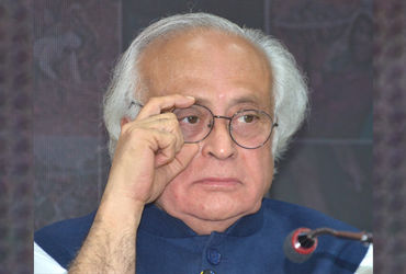 જે PM મોદી છુપાવે, તે ટ્રમ્પ જાહેર કરી નાંખે છે: ઓઈલ આયાત મુદ્દે કોંગ્રેસનો કટાક્ષ