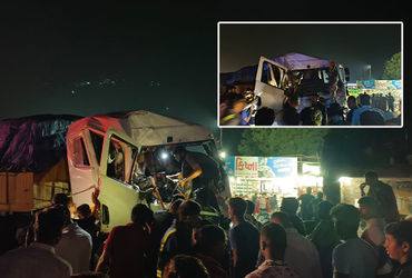 ચિલોડા-હિંમતનગર હાઇવે પર ભયાનક અકસ્માત, ટ્રકચાલક કેબિનમાં ફસાયો; 10થી વધુ મુસાફરો ઈજાગ્રસ્ત