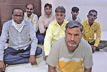 દુધરેજ અને માનવ મંદિર રોડ પરથી જુગાર રમતા 11 શખ્સ ઝડપાયા