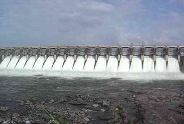 ઉકાઈ ડેમની સપાટી 345.02 ફૂટ પર પહોંચી પાણીની આવક અને જાવક 46,418 ક્યુસેક ઉકાઈ ડેમની સપાટી 345.02 ફૂટ પર પહોંચી પાણીની આવક અને જાવક 46,418 ક્યુસેક