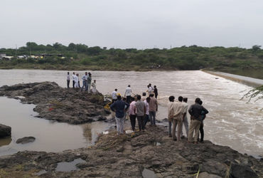 રાજુલામાં મોટી દુર્ઘટના, ધારેશ્વર ગામની ધાતરવડી નદીમાં 4 યુવાનો ડૂબ્યા, શોધખોળ શરુ