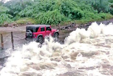 કુદરતનો કેર: આંધ્રમાં વાવાઝોડું ત્રાટકતા ભારે તારાજી