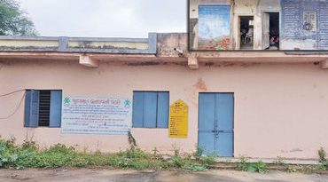 મહુધાના તોરણિયામાં નવી બનાવેલી ગ્રામ પંચાયતની કચેરી જર્જરિત