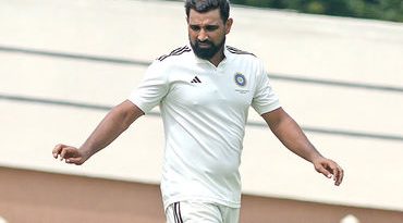 ‘કશું બોલીશ તો વિવાદ થઈ જશે’, BCCI સાથે પંગો લીધા બાદ મોહમ્મદ શમીએ ફરી કર્યો કટાક્ષ!