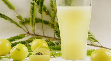 શિયાળામાં શરીર સ્વસ્થ રાખવા સવારે ખાલી પેટ પીવો આમળાનું આ આયુર્વેદિક ડ્રિંક, દૂર રહેશે બીમારીઓ