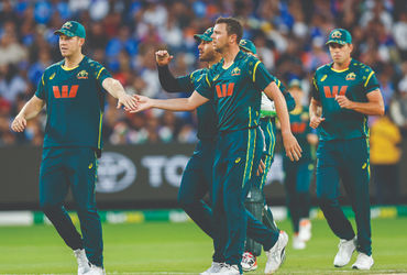 ઓસ્ટ્રેલિયા સામેની T20 મેચમાં ટીમ ઈન્ડિયા નિષ્ફળ, જીતવા માટે આપ્યો 126 રનનો ટાર્ગેટ, અભિષેકની ફિફ્ટી