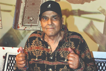 89 વર્ષીય ધર્મેન્દ્રની તબિયત લથડી, મુંબઈની બ્રીચ કેન્ડી હોસ્પિટલમાં દાખલ