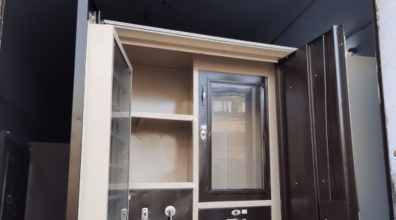 તિજોરીમાં ભૂલથી પણ ના મુકવી આ વસ્તુઓ, નાણાકીય સમસ્યાઓ આવી જશે