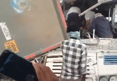 તેલંગાણાના રંગારેડ્ડીમાં બસ- ડમ્પર વચ્ચે અકસ્માત, 17નાં મોત:ડમ્પર કપચીથી ભરેલું હતું, લોકો તેની નીચે આવી ગયા; મૃતકોમાં મોટાભાગનાં કોલેજનાં વિદ્યાર્થીઓ