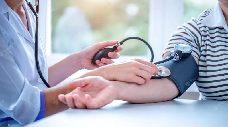 હાઈ બ્લડ પ્રેશરના દર્દીઓએ આ વસ્તુ ભૂલથી પણ ના ખાવી જોઈએ? ડૉક્ટર આપી મોટી ચેતવણી