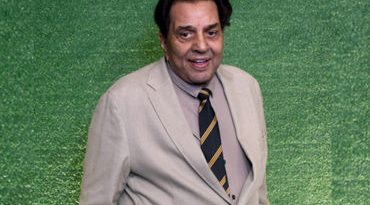 હવે કેવી છે ધર્મેન્દ્રની તબિયત? શ્વાસ લેવામાં તકલીફના કારણે ICUમાં અપાઈ સારવાર