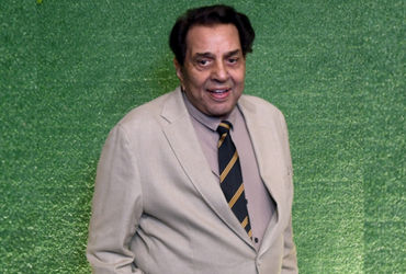 હવે કેવી છે ધર્મેન્દ્રની તબિયત? શ્વાસ લેવામાં તકલીફના કારણે ICUમાં અપાઈ સારવાર