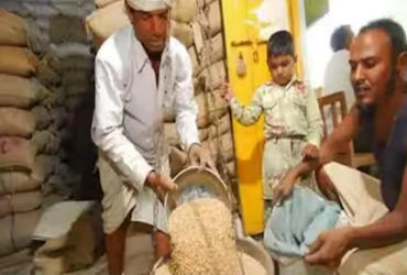 ખેડા જિલ્લાના સસ્તા અનાજના દુકાનદારો હડતાલ પર ઉતર્યા