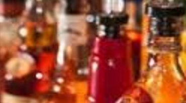 બાઇકમાં ગુપ્ત ખાનુ બનાવી દારૃની હેરાફેરી કરતા બે ઝડપાયા