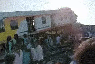 છત્તીસગઢમાં માલગાડી અને પેસેન્જર ટ્રેન વચ્ચે ટક્કર, 4ના મોત, અનેક ઈજાગ્રસ્ત; ગેસ કટર મશીનની મદદથી મુસાફરોનું રેસ્ક્યૂ