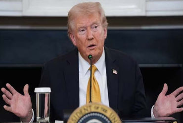 કૂતરાની જેમ તૂટી પડ્યાં છે…’ ડોનાલ્ડ ટ્રમ્પ અચાનક જ કોના પર ભડક્યાં? વાપર્યા વાંધાજનક શબ્દો