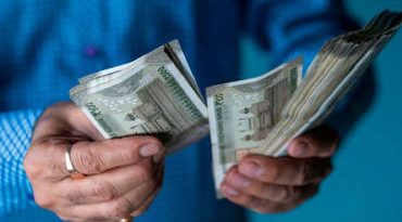 બેન્કમાં જઈને ફક્ત આટલું કરો, ખાતામાં જમા રકમ પર મળવા લાગશે 3 ગણું વ્યાજ!