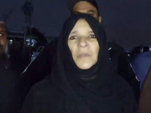 મોતની અફવાઓ વચ્ચે ઇમરાન ખાનને મળી બહેન:કહ્યું- તેમને માનસિક રીતે ત્રાસ આપવામાં આવી રહ્યો છે, આના માટે PAK આર્મી ચીફ મુનીર જવાબદાર મોતની અફવાઓ વચ્ચે ઇમરાન ખાનને મળી બહેન:કહ્યું- તેમને માનસિક રીતે ત્રાસ આપવામાં આવી રહ્યો છે, આના માટે PAK આર્મી ચીફ મુનીર જવાબદાર