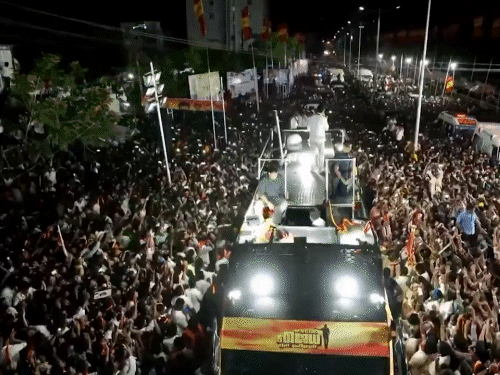 સુપ્રીમ કોર્ટે કહ્યું- કરુર ભાગદોડની નિષ્પક્ષ તપાસ જરુરી:સુપરવાઇઝરી કમિટીમાં તમિલનાડુનો કોઈ વ્યક્તિ નહીં હોય, કહ્યું- આ નિર્ણય નહીં બદલાય સુપ્રીમ કોર્ટે કહ્યું- કરુર ભાગદોડની નિષ્પક્ષ તપાસ જરુરી:સુપરવાઇઝરી કમિટીમાં તમિલનાડુનો કોઈ વ્યક્તિ નહીં હોય, કહ્યું- આ નિર્ણય નહીં બદલાય