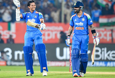 IND vs SA : ત્રીજી વનડેમાં રેકોર્ડની વણઝાર, વિરાટથી લઈને રોહિત સુધી 5 બેટરે રચ્યો ઇતિહાસ