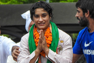 કુસ્તીબાજ વિનેશ ફોગાટનો યૂ ટર્ન, અચાનક નિવૃત્તિનો નિર્ણય પરત લીધો, LA 2028 પર ફોકસ