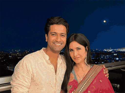 ‘દીકરાનું આગમન જીવનની સૌથી મોટી ક્ષણ હતી’:વિકી કૌશલે નવા ચેપ્ટર વિશે ખૂલીને વાત કરી, કહ્યું- ‘આ એક જાદુઈ લાગણી છે’ ‘દીકરાનું આગમન જીવનની સૌથી મોટી ક્ષણ હતી’:વિકી કૌશલે નવા ચેપ્ટર વિશે ખૂલીને વાત કરી, કહ્યું- ‘આ એક જાદુઈ લાગણી છે’