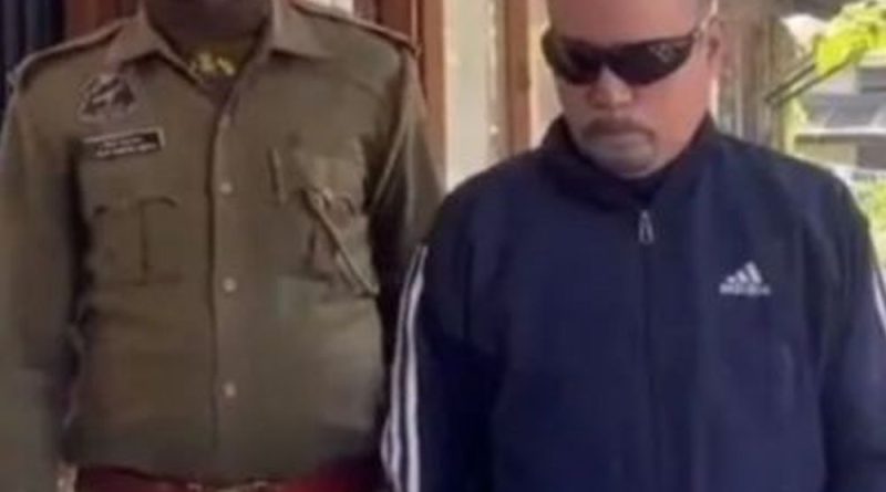 આસામમાં વાયુસેનાનો પૂર્વ અધિકારી જાસૂસીના આરોપમાં ઝડપાયો:પાકિસ્તાની એજન્ટને સોશિયલ મીડિયા દ્વારા માહિતી આપી, અરુણાચલમાંથી પણ બેની ધરપકડ આસામમાં વાયુસેનાનો પૂર્વ અધિકારી જાસૂસીના આરોપમાં ઝડપાયો:પાકિસ્તાની એજન્ટને સોશિયલ મીડિયા દ્વારા માહિતી આપી, અરુણાચલમાંથી પણ બેની ધરપકડ