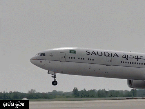 લખનઉમાં વિમાનનું ઇમરજન્સી લેન્ડિંગ, 275 મુસાફરો હતા:સાઉદી જતી વખતે ટેકનિકલ ખામી સર્જાઈ; મુંબઈમાં ઉતરવાની મંજુરી ન મળી તો પાછું ફર્યું