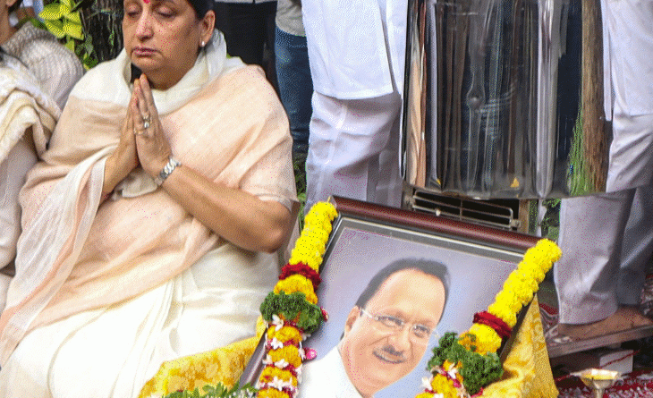 અજિત પવારના પત્ની મહારાષ્ટ્રના ડેપ્યુટી CM બનશે:મીટિંગ માટે મુંબઈ પહોંચ્યા સુનેત્રા; સાંજે શપથગ્રહણની શક્યતા; પુત્રને રાજ્યસભા મોકલી શકે છે