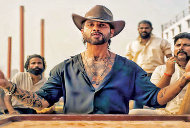 ઓ રોમિયોની રીલિઝ પહેલાં હુસૈન અસ્તરાની પુત્રીએ બે કરોડ માગ્યા