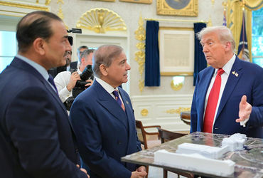 વ્હાઇટ હાઉસમાં લંચ કરીને ખુશ હતા આસિમ મુનિર, હવે ટ્રમ્પે માંગી લીધી ‘કિંમત’!