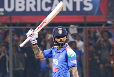 વિરાટ કોહલીનો વનડે રેન્કિંગમાં નંબર-1નો ‘તાજ’ છીનવાયો, આ સ્ટાર બન્યો સર્વશ્રેષ્ઠ ખેલાડી વિરાટ કોહલીનો વનડે રેન્કિંગમાં નંબર-1નો ‘તાજ’ છીનવાયો, આ સ્ટાર બન્યો સર્વશ્રેષ્ઠ ખેલાડી