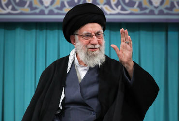 બંકરમાં સુપ્રીમ લીડર અને દરિયામાં અમેરિકી જહાજો: શું ઈરાન પર તોળાઈ રહ્યો છે મહાયુદ્ધનો ખતરો?