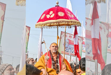 તંત્ર સાથે વિવાદ બાદ શંકરાચાર્ય અવિમુક્તેશ્વરાનંદે માઘ મેળો છોડ્યો, કહ્યું- સનાતન વિરોધીઓને સત્તામાં રહેવાનો અધિકાર નથી