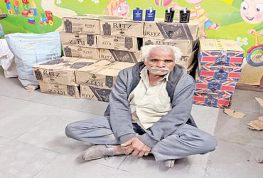 સોલડી ગામે દારૂની 1420 બોટલ સાથે એક શખ્સ ઝડપાયો