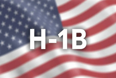 ટ્રમ્પ સરકારે ટેક્સાસમાં H-1B વિઝા પર પ્રતિબંધ મૂક્યો, ભારતીયોને પડશે મોટો ફટકો