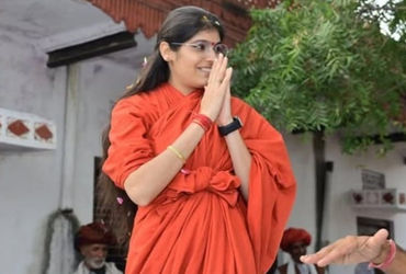 ‘ઈન્જેક્શન આપ્યાની 5 જ મિનિટમાં મોત…’ સાધ્વી પ્રેમ બાઈસાના પિતાનો ધડાકો, વિવાદિત વીડિયો થયો હતો વાઈરલ