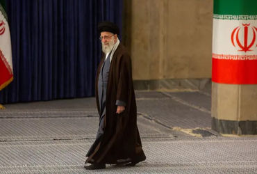 ઈરાન-યુ.એસ. ટેન્શન : વોશિંગ્ટન ટૂંક સમયમાં જ હુમલો કરશે ? હેગસેટે ખામેની સરકારને આપેલી ખુલ્લી ચેતવણી