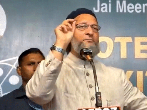 ઓવૈસી બોલ્યા- હિમંતા તું 2 રૂપિયાનો ભિખારી:કહો તો એકાઉન્ટમાં ટ્રાન્સફર કરી દઉં; આસામના CMએ કહ્યું હતું- મિયા ₹5 માંગે તો 4 આપો