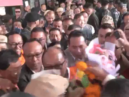 મણિપુરમાં ખેમચંદે સરકાર બનાવવાનો દાવો રજૂ કર્યો:શપથ ગ્રહણ સાંજે 6 વાગ્યે; 2 નાયબ મુખ્યમંત્રી પણ હશે, કુકી નેતા પ્રથમ મહિલા નાયબ મુખ્યમંત્રી હશે