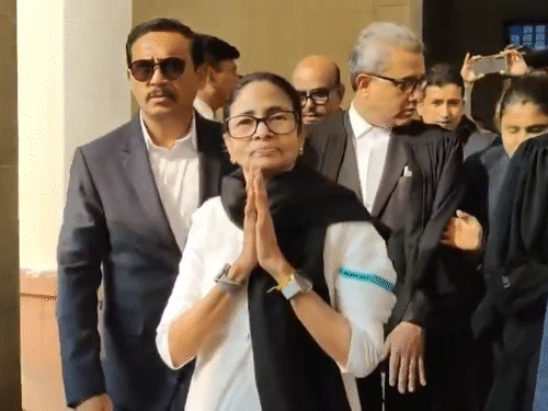 SIR પર સુનાવણી, CM મમતા સુપ્રીમ કોર્ટ પહોંચ્યા:પોતે દલીલો રજૂ કરી શકે છે; 2026ની વિધાનસભા ચૂંટણી જૂની મતદાર યાદીથી કરાવવાની માંગ